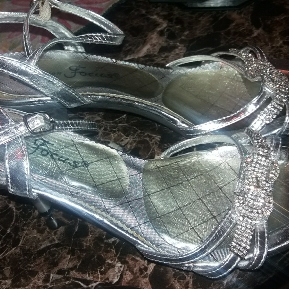 Silver & Diamond heels - Picture 4 of 4